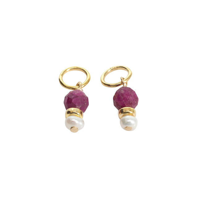 Pair of earrings with ruby beads and gold accents 